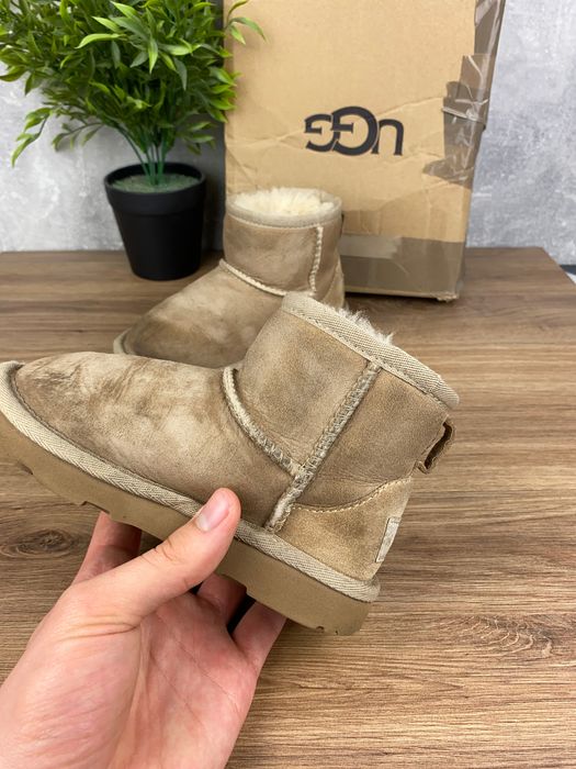 Dziecięce buty UGG Classic Mini II r 26 – zamszowe śniegowce ocieplane