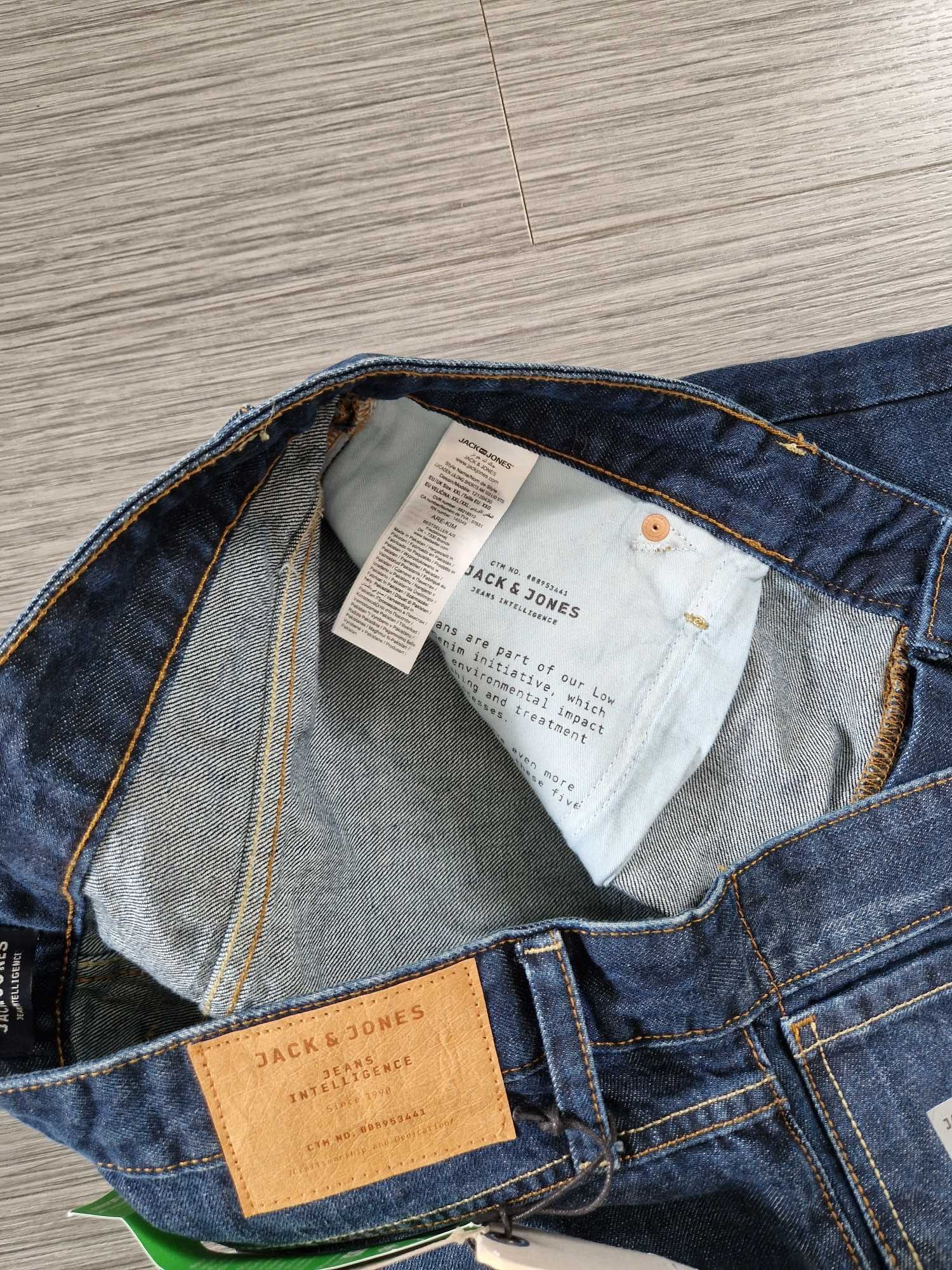 Nowe, dżinsowe spodenki marki Jack & Jones