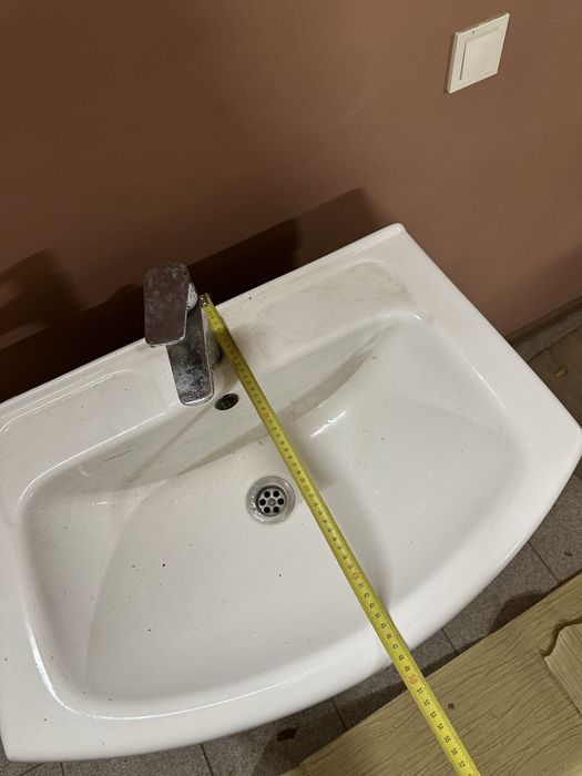 Умивальник з тумбочкою у ванну кімнату