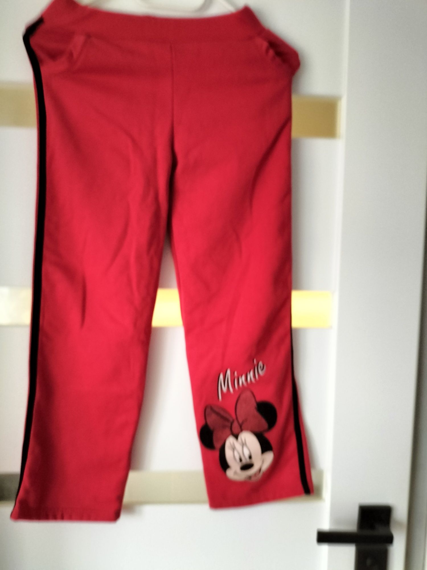 Czerwone spodnie Miki
