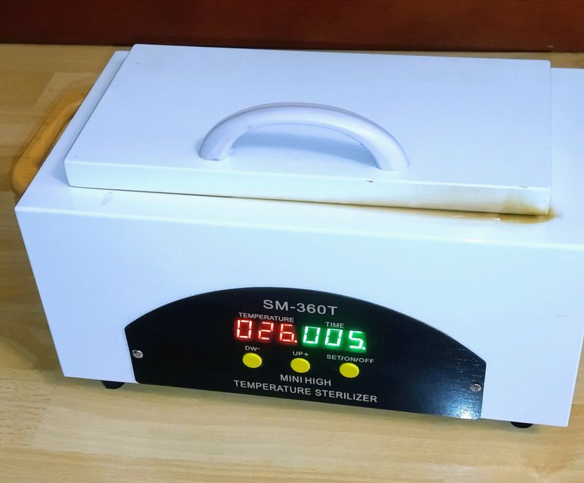 Стерилизатор кварцевый. Biomak. Стерилизатор Сухожаровый шкаф.