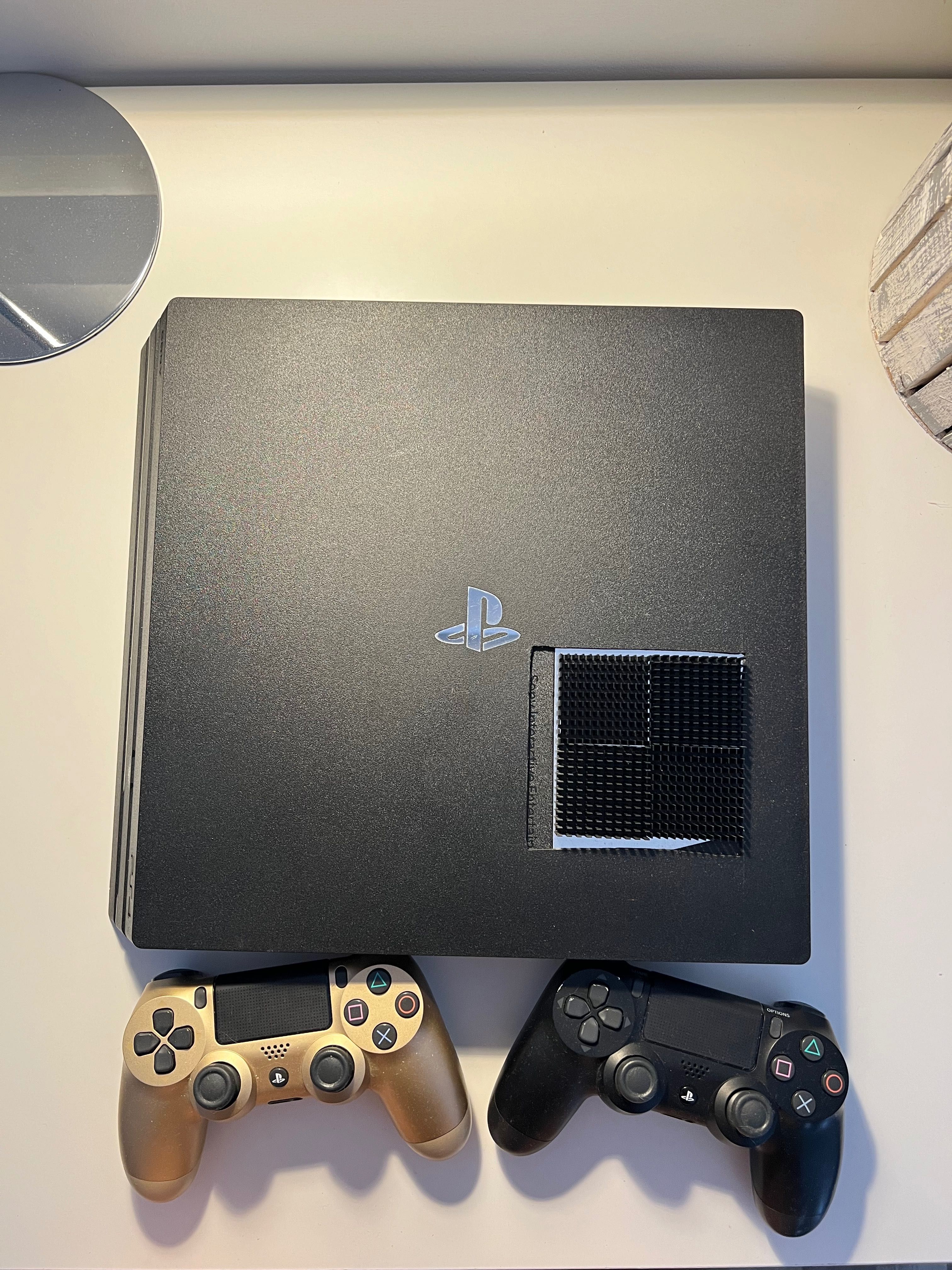 Ps4 pro 4k + 2 геймпада playstation 4 3 2 1