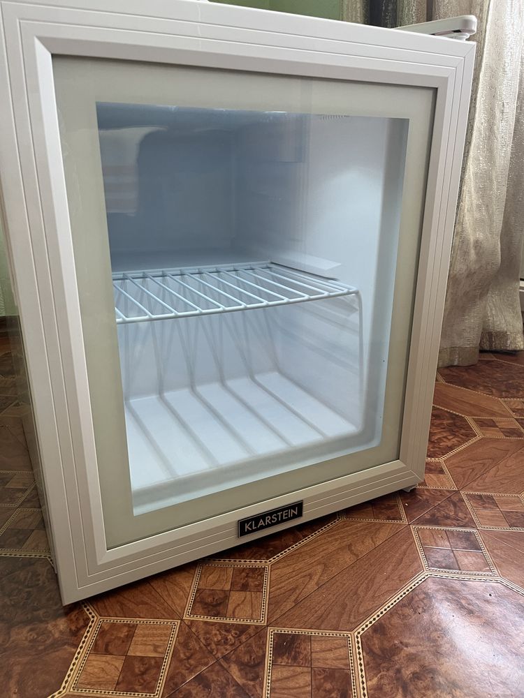 Продам міні холодильник Klarstein