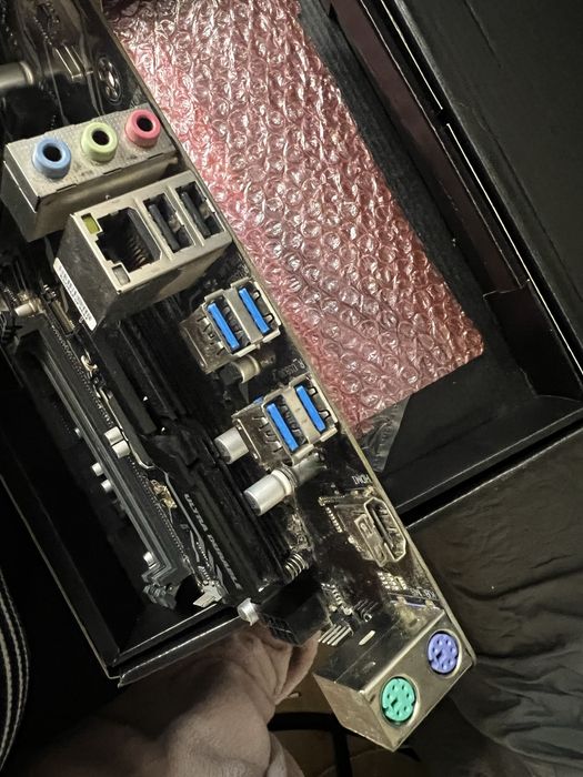płyta główna GIGABYTE Z370P D3 z procesorem Intel i7 9700KF