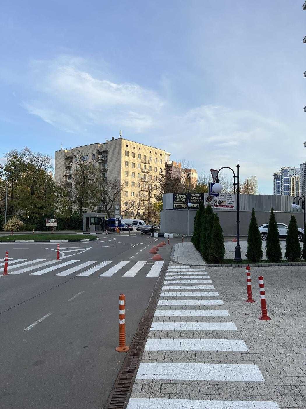 Продаж / Приміщення / вул. Верхогляда, 11б