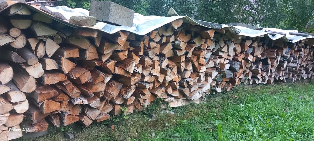Drzewo drewno opał łupane oraz gałeziówka suche buk grab dąɓ miętkie
