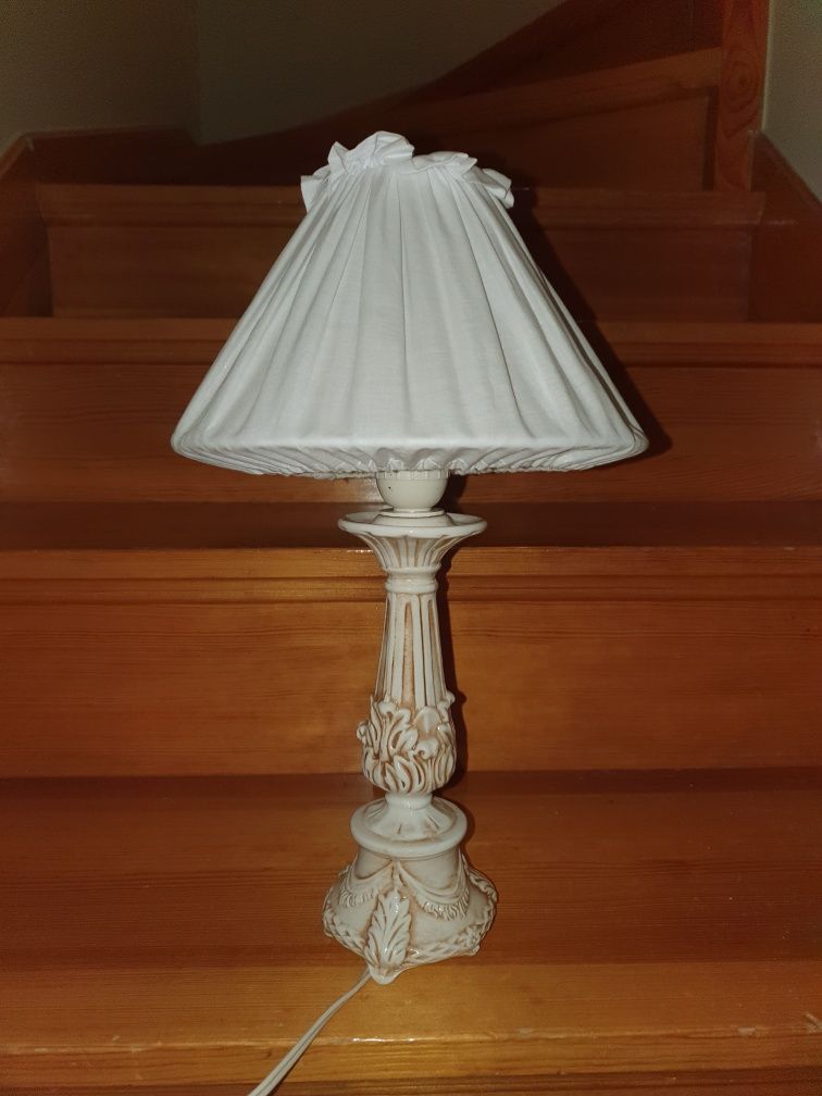 Lampa stołowa porcelanowa albo ceramiczna ecru