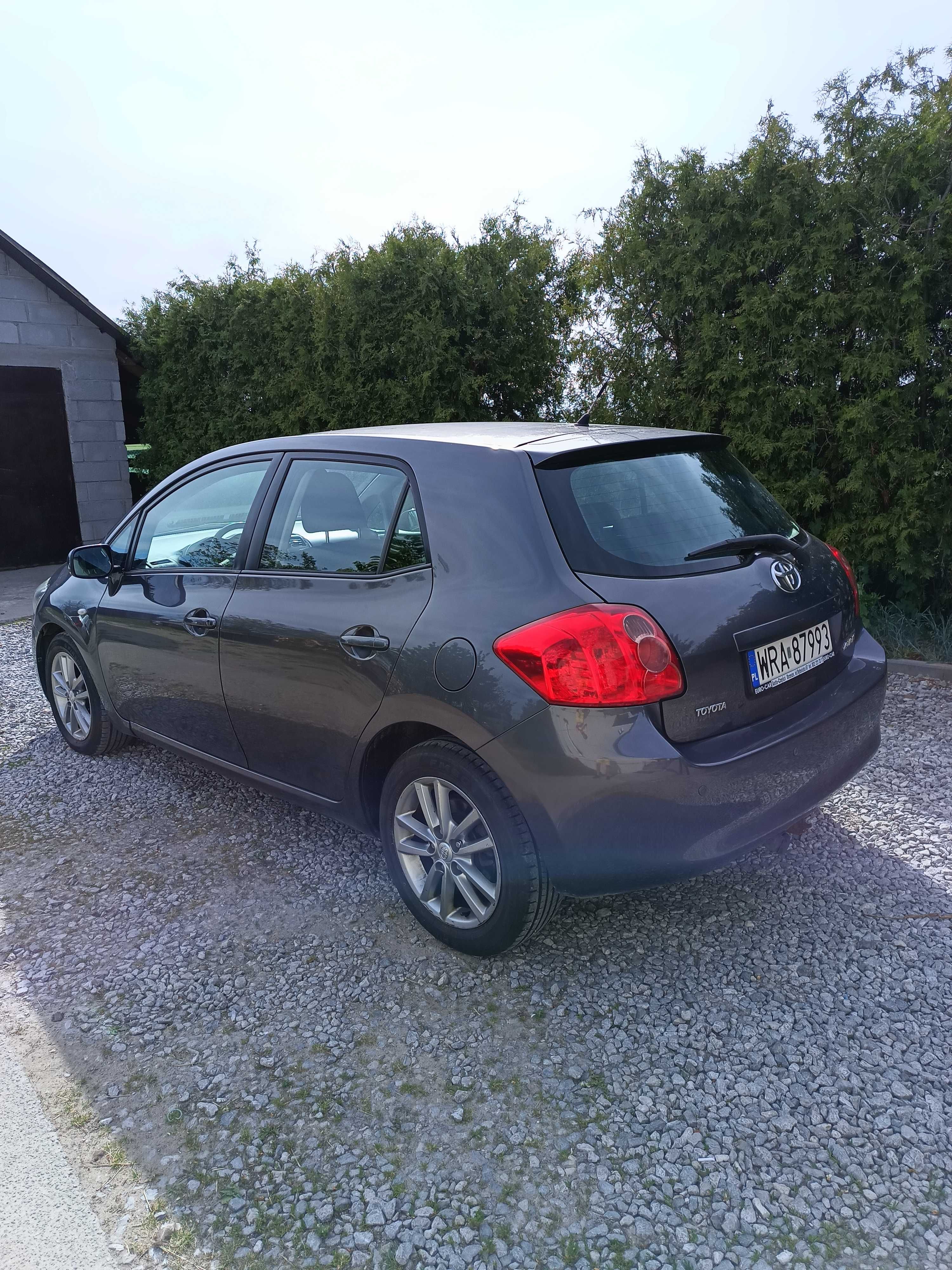 Toyota AURIS 1.4 benzyna 2009