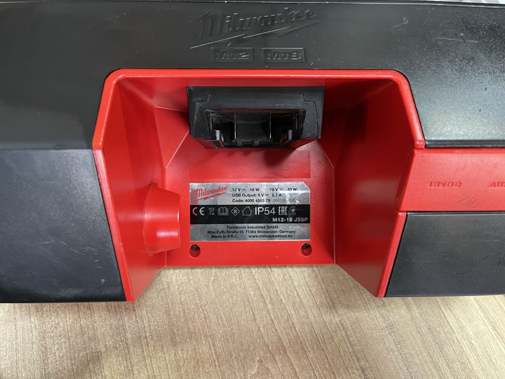 Milwaukee M12-18 JSSP / блютуз колонка Мілвокі