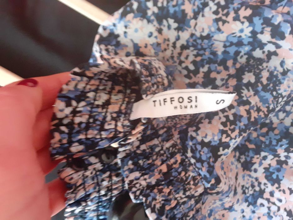 Blusa Tiffosi floral - tamanho S - Como nova