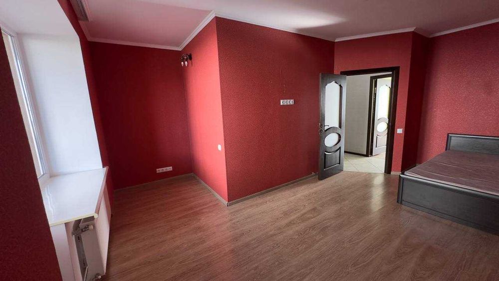 Продаж 2 к квартири Виставка