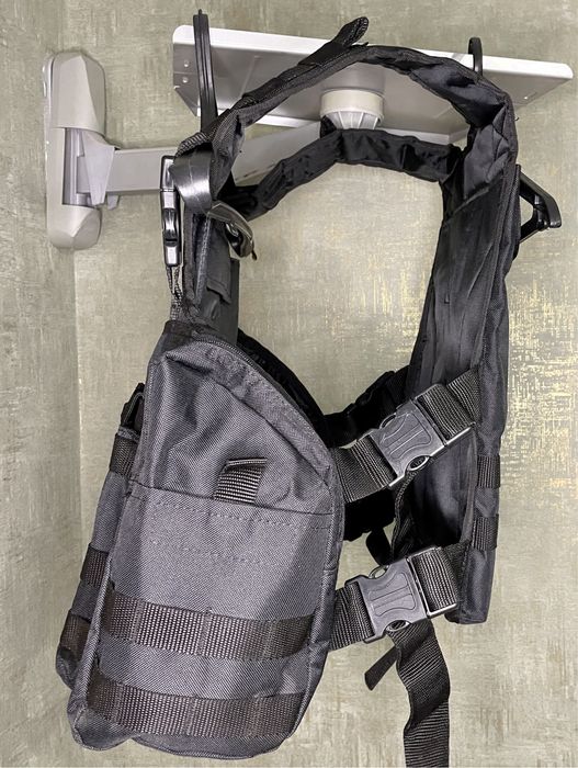 Чорний тактичний жилет (плитоноска) розмір XL