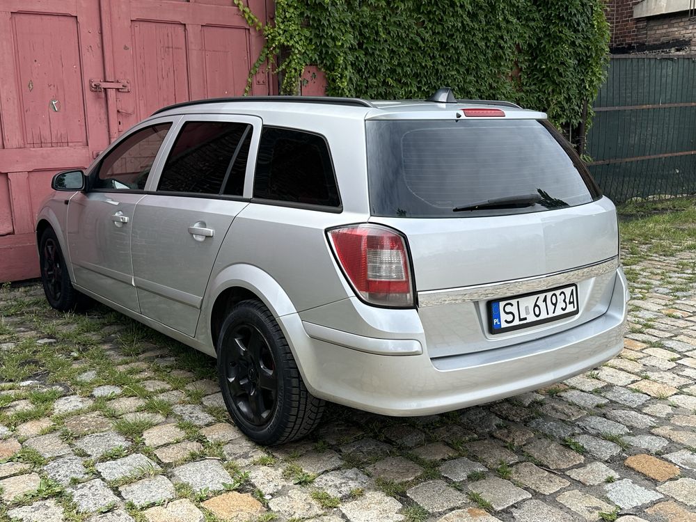 Opel Astra H 1.9CDTi Kombi 2008r, Lift, Klima