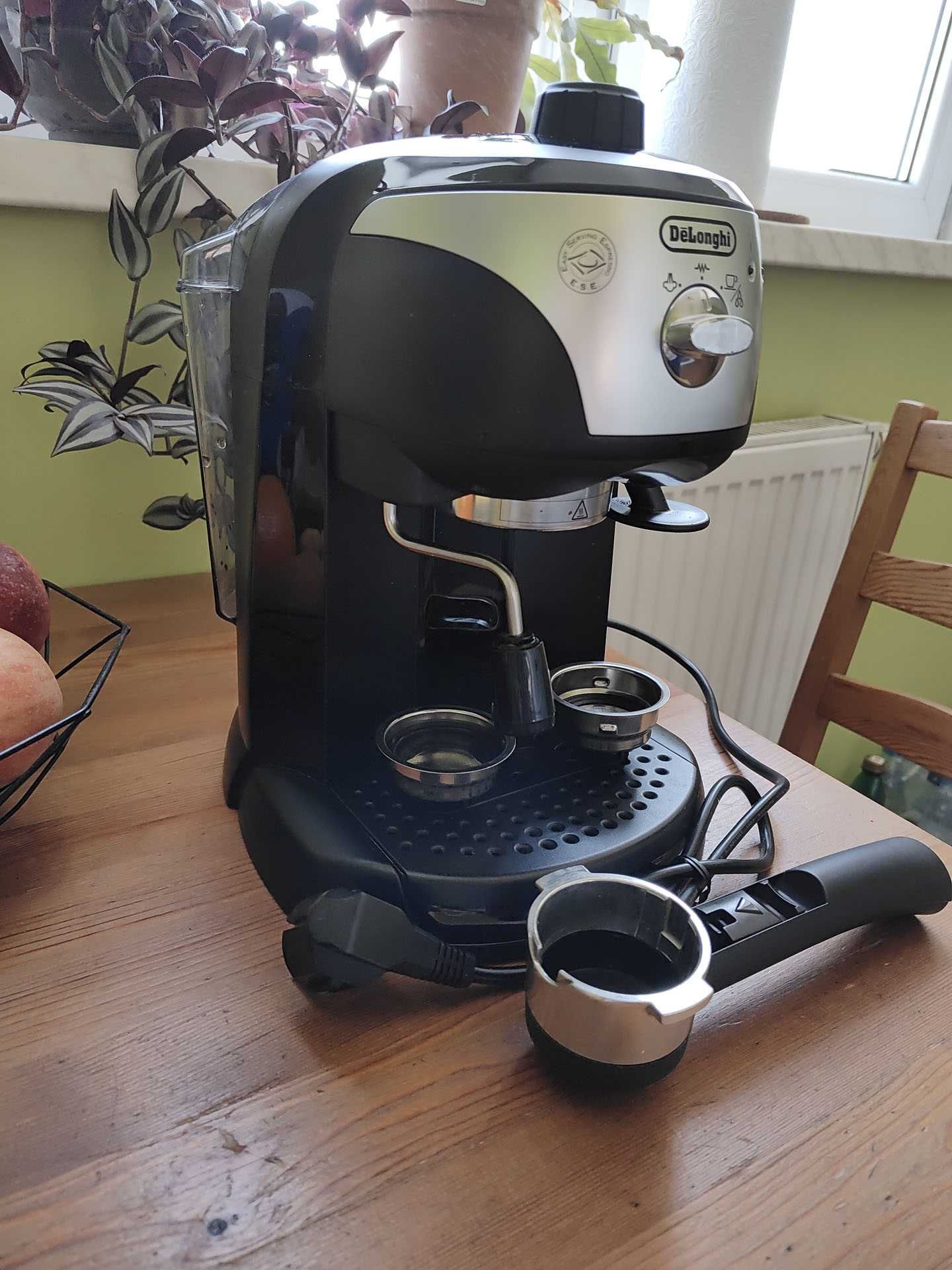 Ekspres ciśnieniowy kolbowy DeLonghi EC 221.B Gwar 09.2025 Idealny