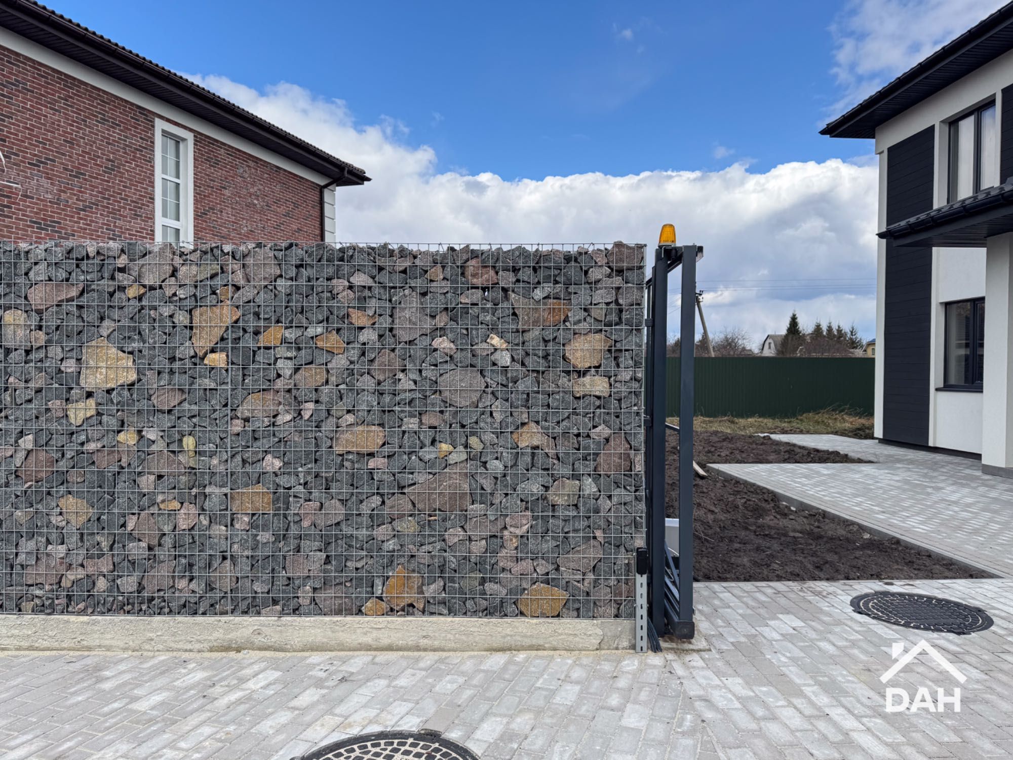 Будинок 216 м² з гаражем, 6 соток, під чистове є газ с. Крюківщина