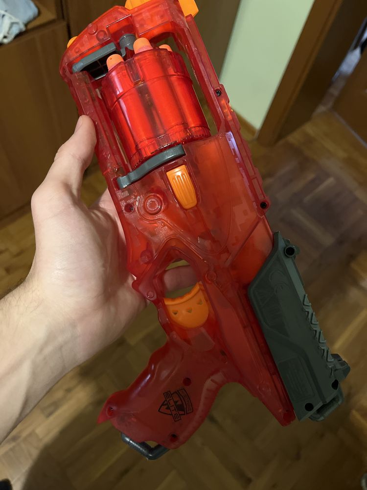 Nerf Strongarm zabawka