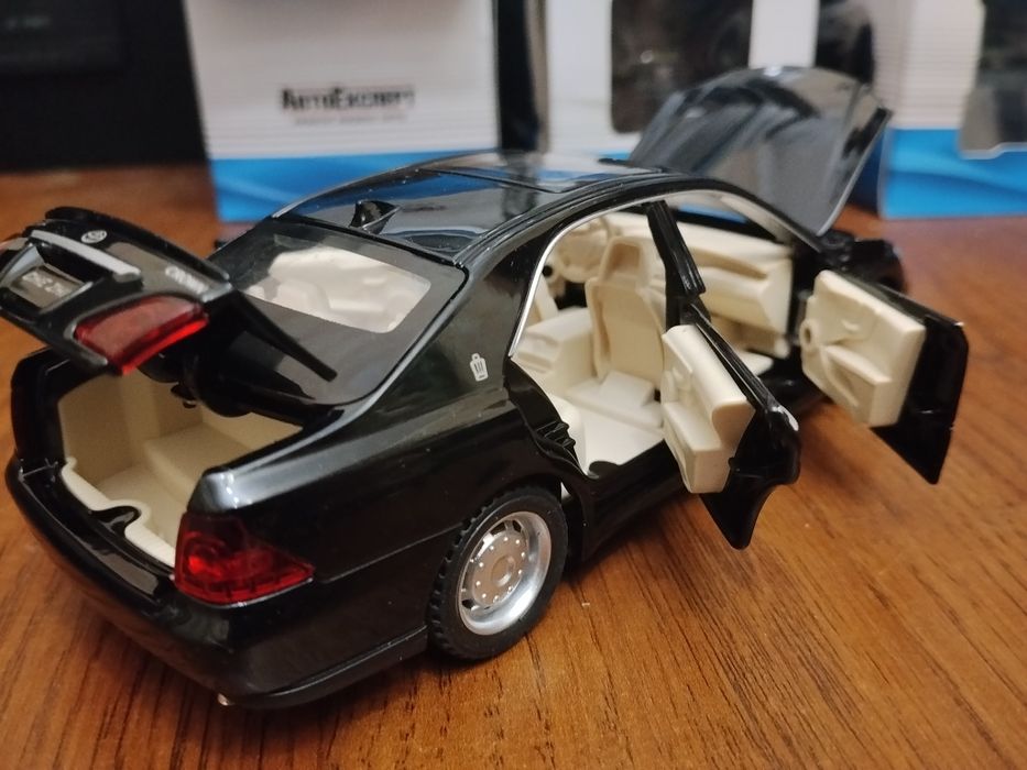 Модель Toyota crown 1:32 Автоексперт металл свет звук инерция Тойота К