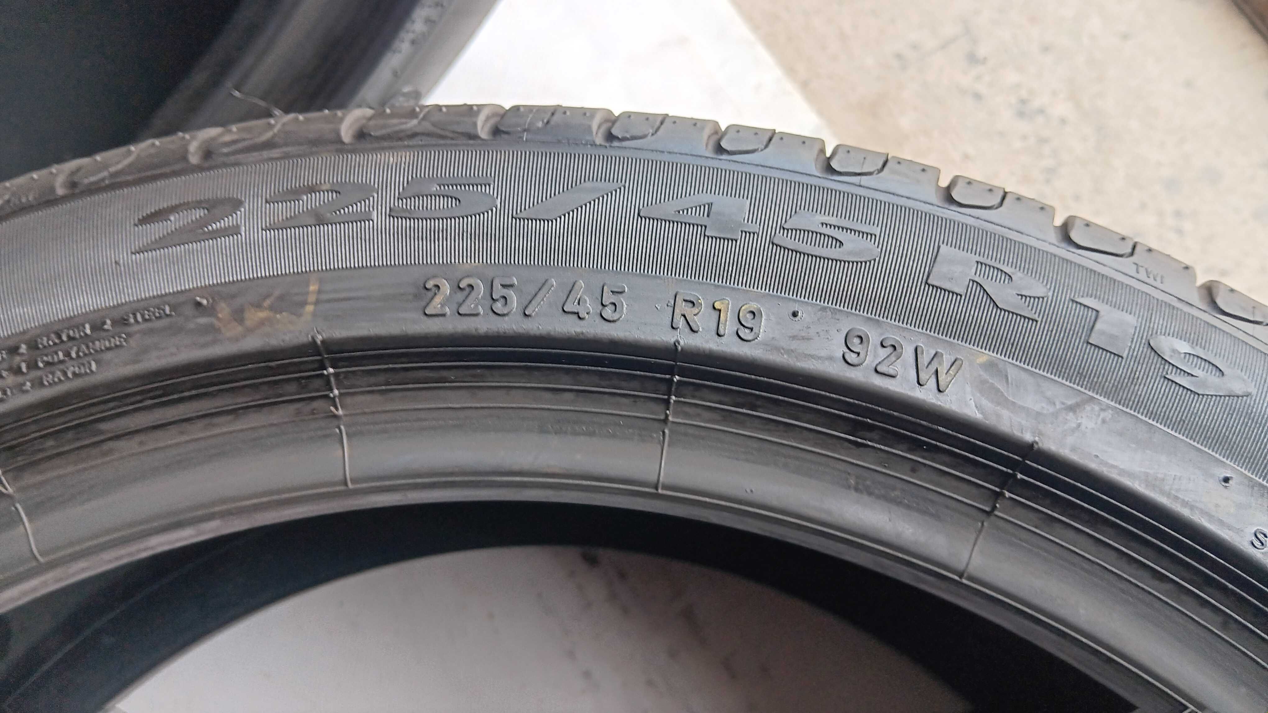 225/45/19 Pirelli cinturato p7