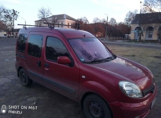 Поперечины  на крышу Renault Kangoo в штатные места