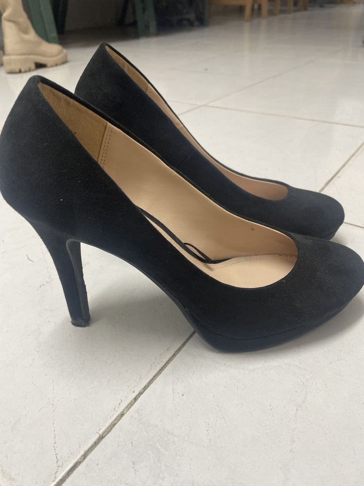 Sapatos senhora salto alto pretos
