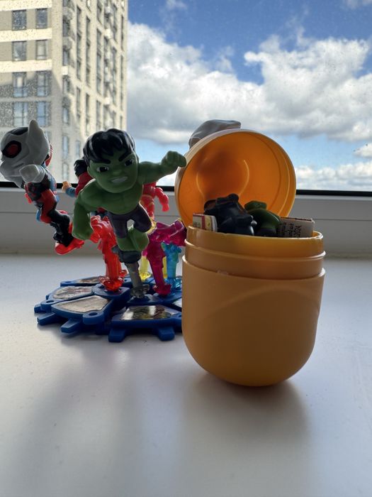 Kinder Marvel в капсулах