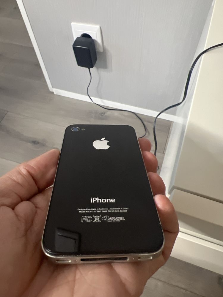 Vendo Iphone 4 + coluna de som IHome