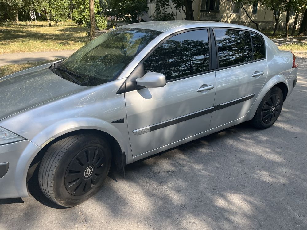 Рено Меган 2 рестайлінг 1.6 16v в хорошому стані