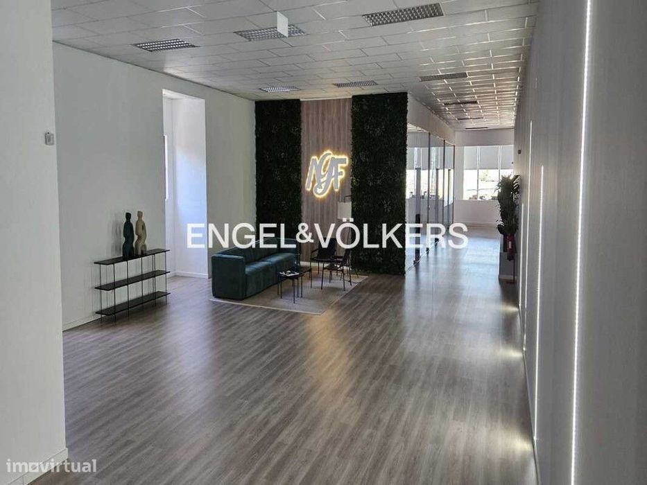 Excelente escritório com 600m2 em Moinhos da Funcheira