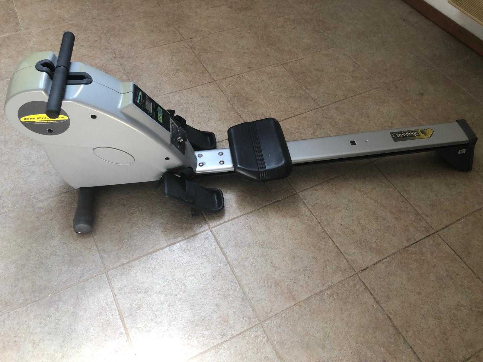 Máquina de Remo Cambridge GH Fitness / em bom estado / usada