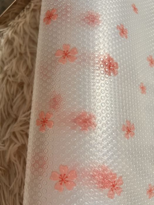 Mata przezroczysta w rozowe kwiatki