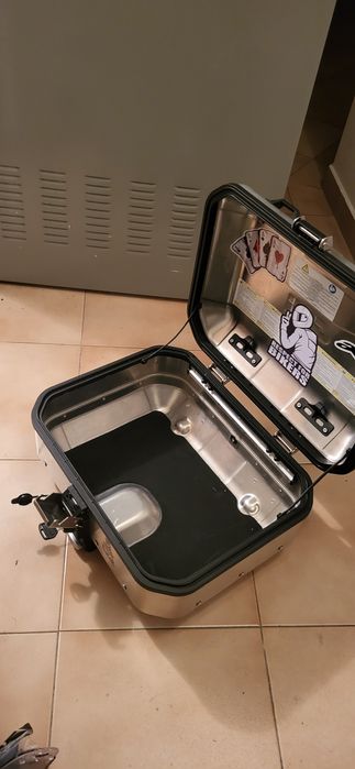 Top case Givi trekker