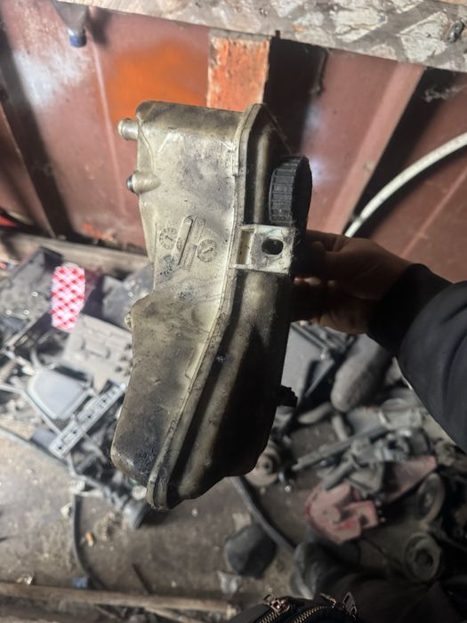 бачок гидро усилителя пежо 605