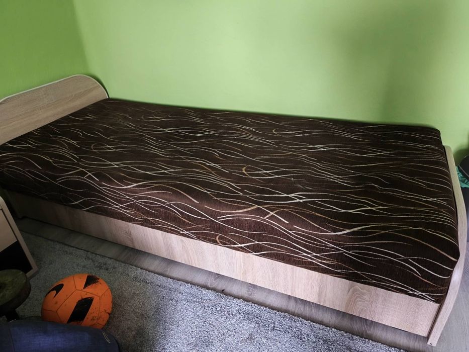 Oddam tapczan jednoosobowy