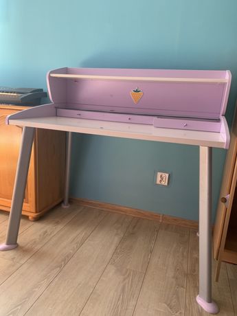 Duże biurko dla dziecka