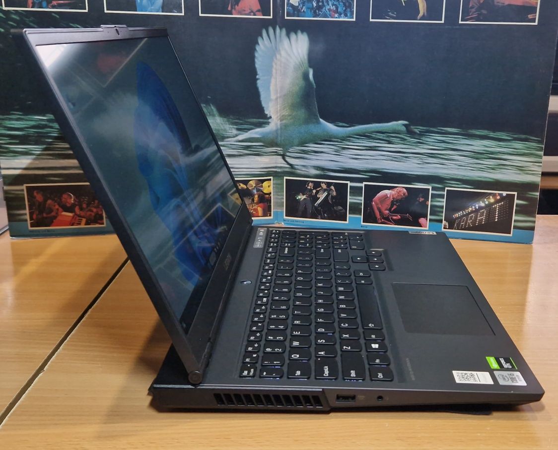 Laptop Gamingowy Lenovo Legion - 8GB RAM / 512GB SSD - i5 - GTX1660Ti