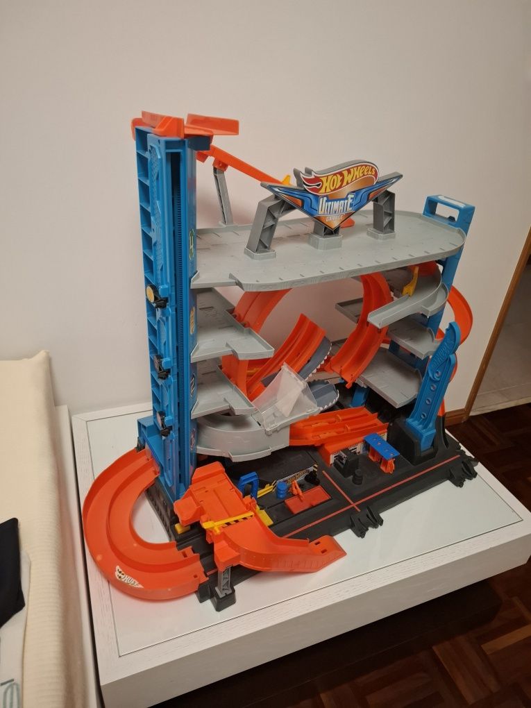 Hot Wheels Ultimate Garage Com Ataque Tubarão
