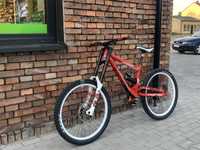 Commencal supreme v2 (DH FR STUNT MAGURA DARTMOOR FOX)