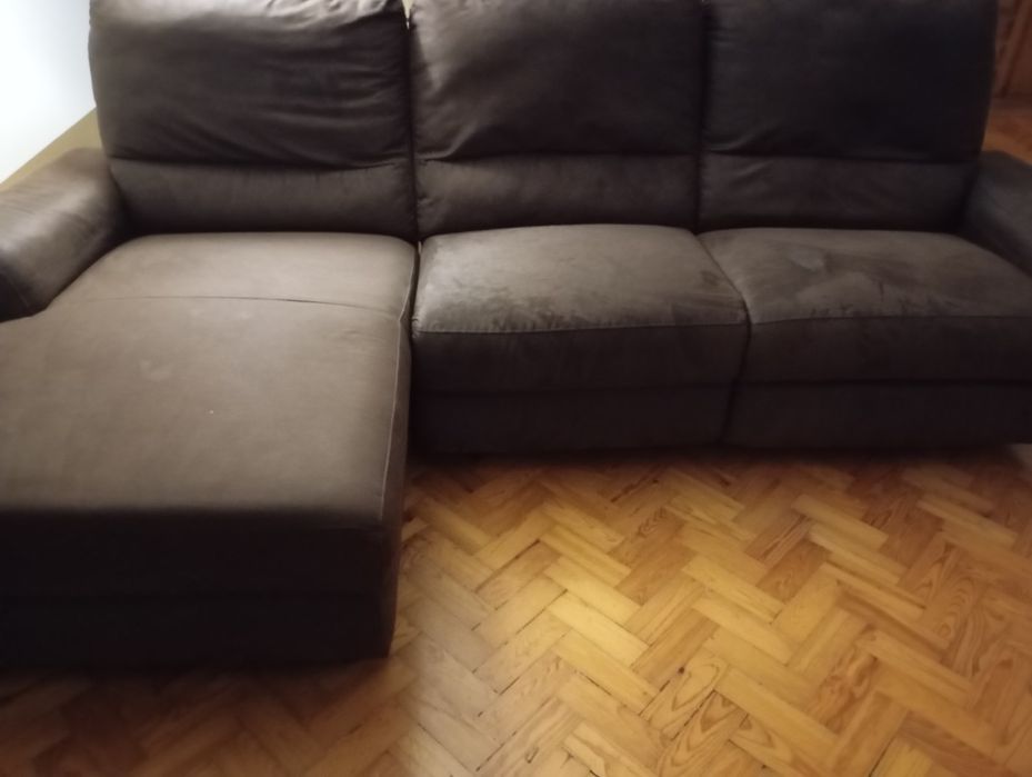 Sofá grande castanho