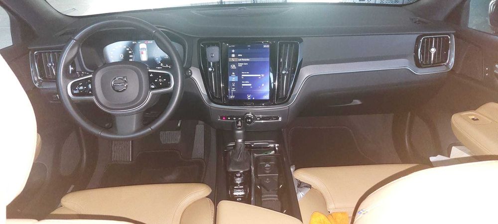 Volvo V60 Cross Country D4 AWD
