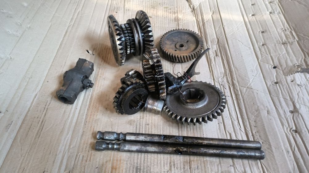 Продам запчастини т 25