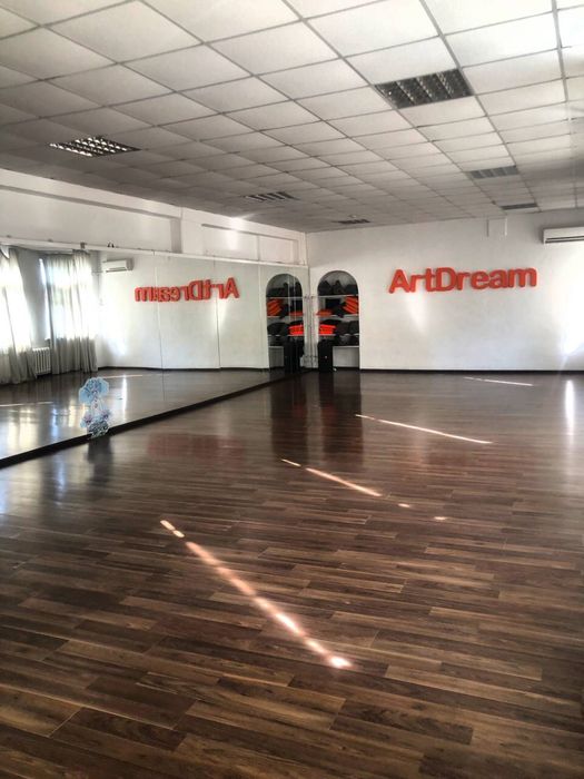 Здам Танцювальний зал погодинно у Центрі м. Дніпро, 100м 80 та 60м