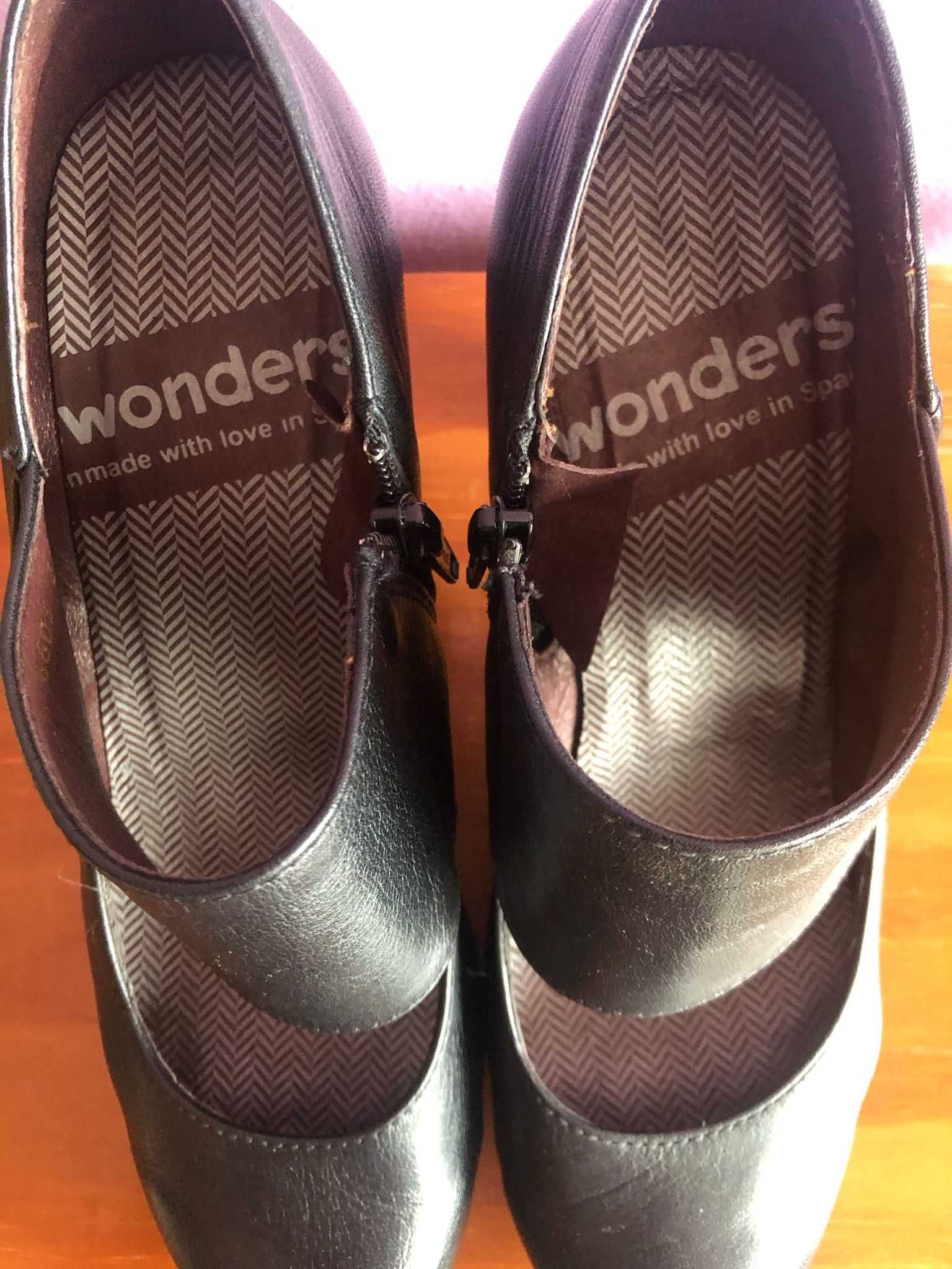 Sandalias pretas Wonders