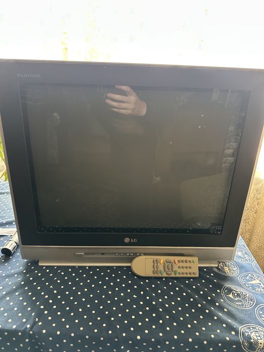 Телевізор LG.