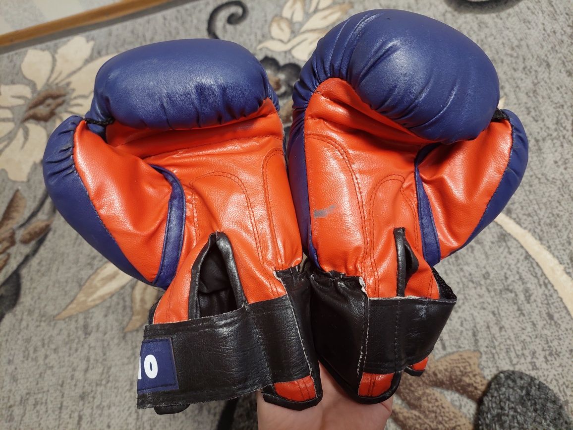 Перчатки Cnockouter Club Boxing