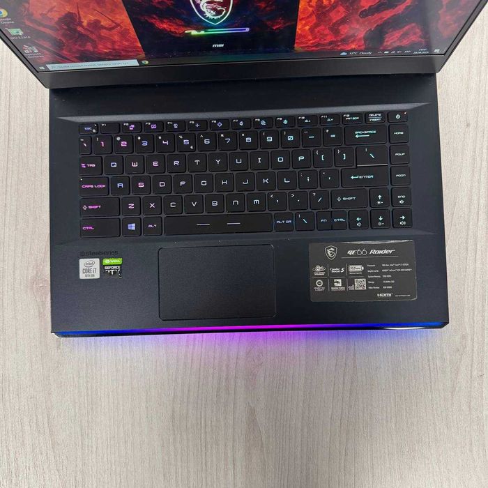 MSI Raider GE66 10SFS  240Hz  i7-10750H 32GB SSD 1TB RTX 2070 Super