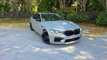 2022      BMW M5