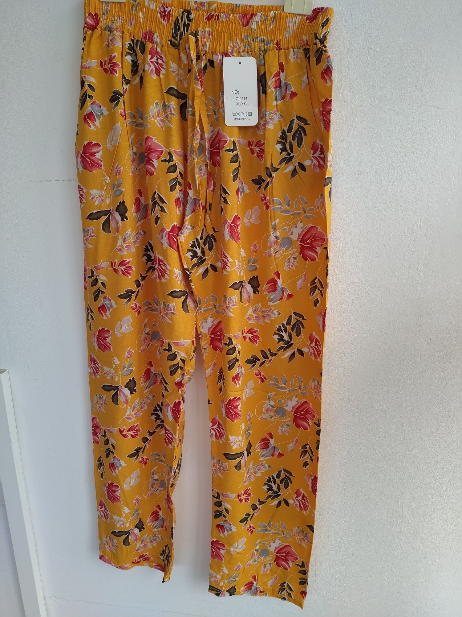 Calças floridas elegantes e alegres - Tamanho XL/XXL - Novas!