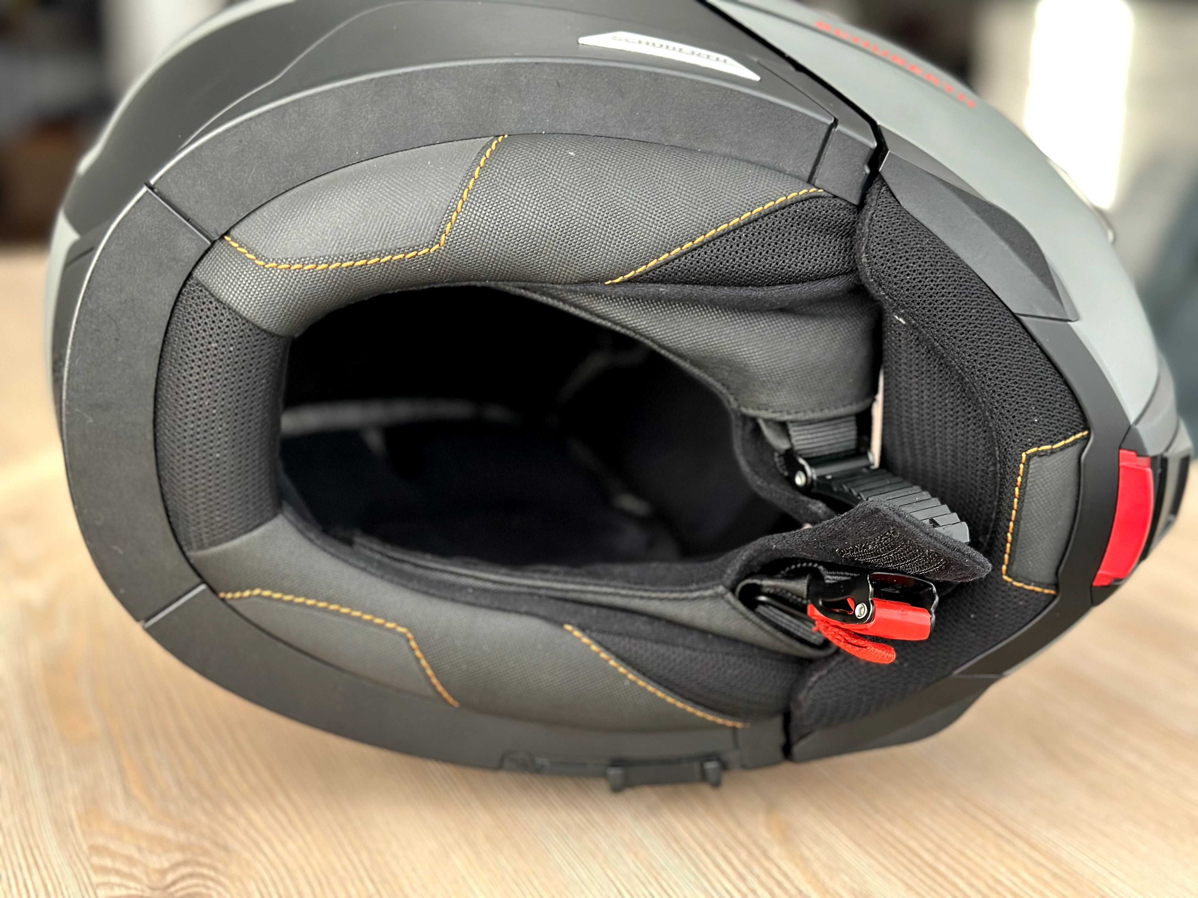 Schuberth c5  M розмір шолом шлем.