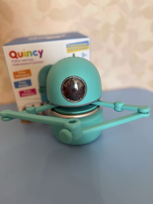 Робот митець чудова іграшка