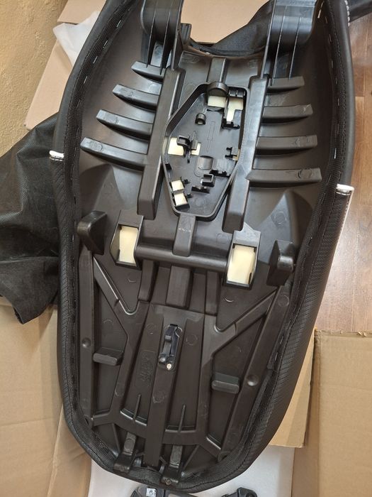Продам сиденье на мот.BMW R 1250  (ГУСЬ)